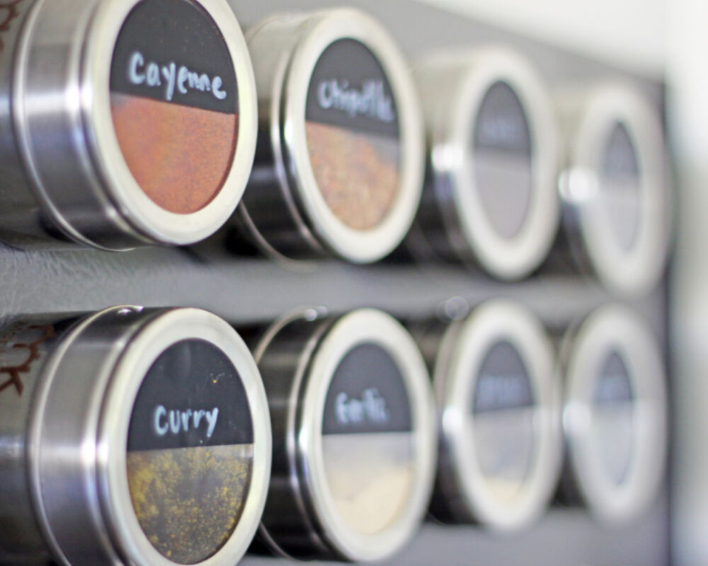 Magnetic spice tins with labels