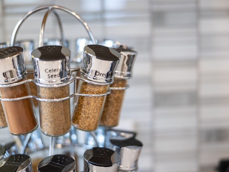 Revolving Spice Rack with 16 Jars